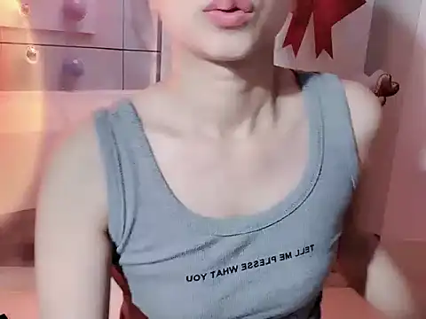 Snapshot of -Lylyn- chatting on June 2026 06:12:02 AM -Lylyn- online show from June 2026 06:12:02 AM