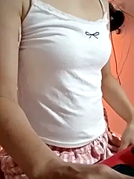 Snapshot of -Lylyn- chatting on July 2026 05:21:02 AM -Lylyn- online show from July 2026 05:21:02 AM