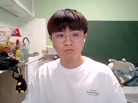 Snapshot of Yang_571 chatting on June 2026 07:35:02 PM Yang 571 online show from June 2026 07:35:02 PM