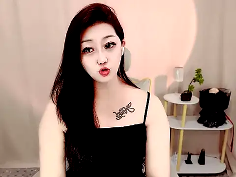 Snapshot of Mimi131499 chatting on July 2026 01:10:02 PM Mimi131499 online show from July 2026 01:10:02 PM