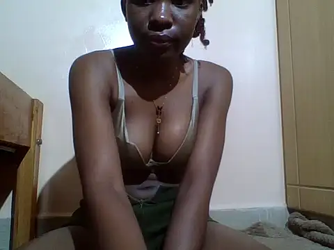 Snapshot of EbonyJuly chatting on June 2026 07:17:01 AM EbonyJuly online show from June 2026 07:17:01 AM