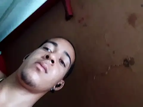 Snapshot of Enzo_Manul chatting on June 2026 07:03:02 PM Enzo Manul online show from June 2026 07:03:02 PM