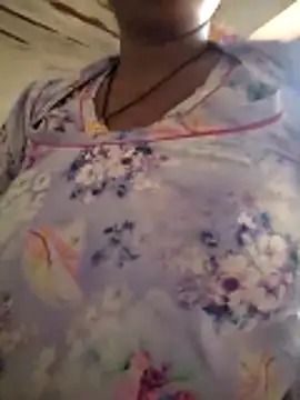 Snapshot of riyana_tai chatting on June 2026 04:21:02 AM riyana tai online show from June 2026 04:21:02 AM