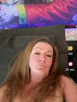 Snapshot of MumGabriela chatting on June 2026 08:00:02 AM MumGabriela online show from June 2026 08:00:02 AM