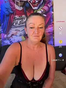 Snapshot of MumGabriela chatting on July 2026 10:46:01 AM MumGabriela online show from July 2026 10:46:01 AM