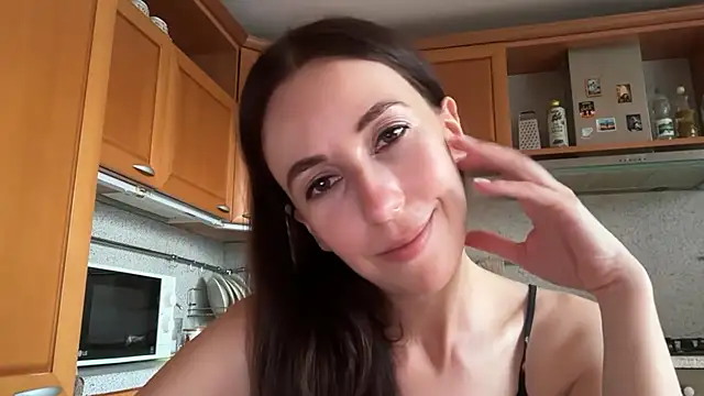 Flamingo Queen online show from July 2026 05:00:02 PM