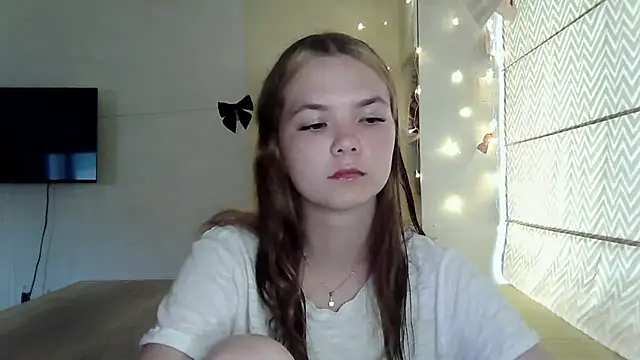 Snapshot of AvrilGillig chatting on June 2026 02:12:01 PM AvrilGillig online show from June 2026 02:12:01 PM
