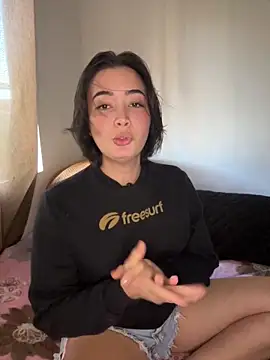 Snapshot of sweetchloe__ chatting on June 2026 07:18:01 PM sweetchloe online show from June 2026 07:18:01 PM