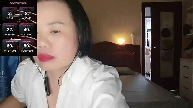 YIYI-queen online show from June 2026 03:22:02 PM