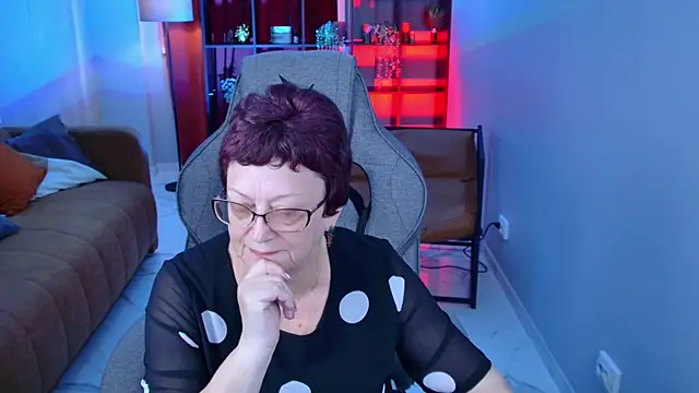 IsoldeMirevain online show from June 2026 08:38:02 AM