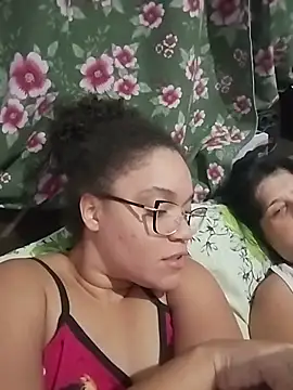 Snapshot of Esquetadinhas chatting on June 2026 01:39:01 AM Esquetadinhas online show from June 2026 01:39:01 AM