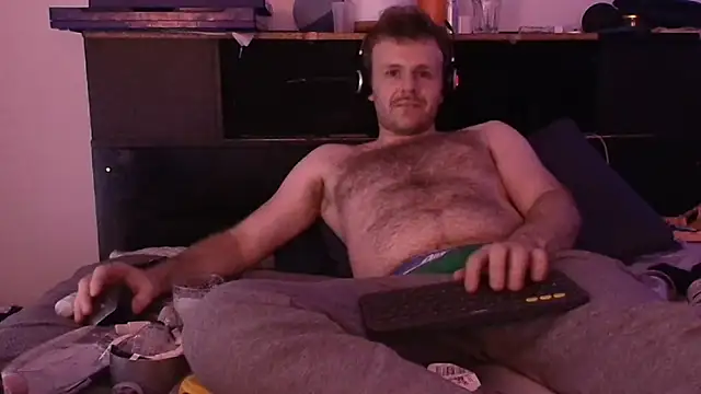 kinkyboipig online show from June 2026 06:17:02 PM