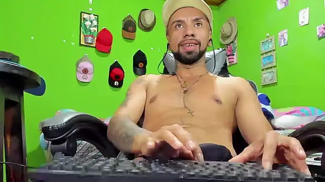 Snapshot of Arian_Pervert chatting on November 2025 11:22:01 AM Arian Pervert online show from November 2025 11:22:01 AM