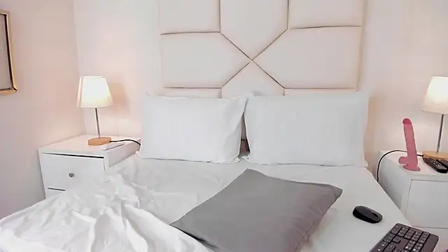 NaomiCambels online show from June 2026 07:11:01 AM
