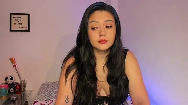 LauraToro  online show from November 2025 09:23:01 AM