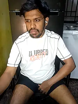 Lawrencedlkk007 online show from April 2026 09:39:33 PM