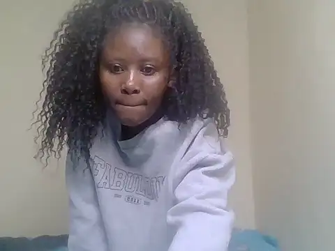 cute bee online show from July 2026 11:51:01 PM