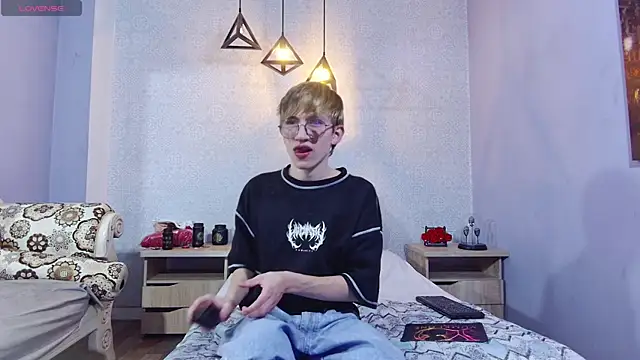 axell stone  online show from July 2026 09:38:01 PM
