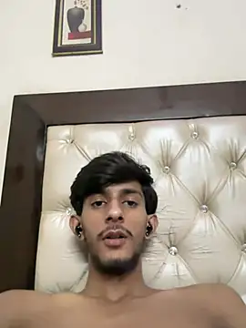 ronnnnn718 online show from June 2026 07:35:02 PM