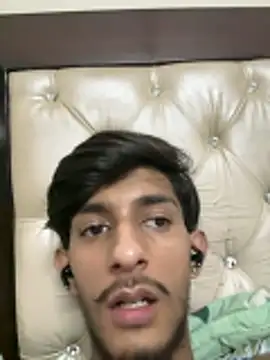 ronnnnn718 online show from June 2026 01:53:02 PM