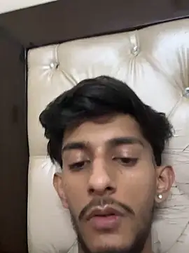 ronnnnn718 online show from June 2026 01:04:02 PM