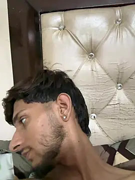 ronnnnn718 online show from July 2026 07:37:02 AM