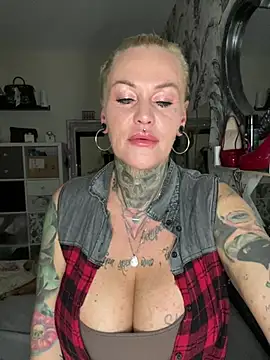 Snapshot of InkedMissLaBaehm chatting on July 2026 10:53:02 PM InkedMissLaBaehm online show from July 2026 10:53:02 PM