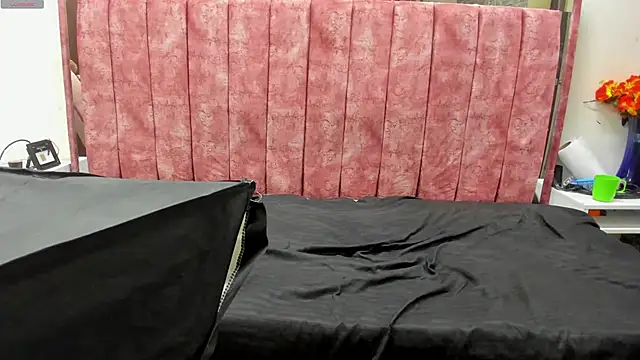 Snapshot of Madonna78couple chatting on June 2026 07:02:02 PM Madonna78couple online show from June 2026 07:02:02 PM