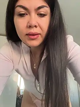 LoveYou2899 online show from June 2026 05:10:02 AM