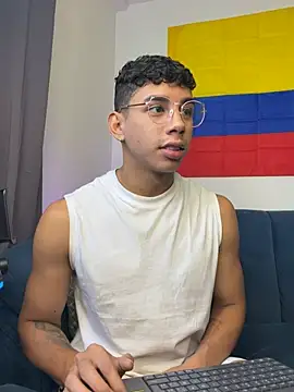 andy cute22 online show from June 2026 04:27:02 PM