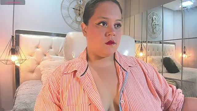 Snapshot of zara_moon1 chatting on June 2026 03:31:01 AM zara moon1 online show from June 2026 03:31:01 AM
