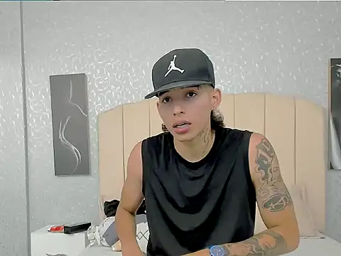 NoahThomson1 online show from June 2026 12:14:02 PM