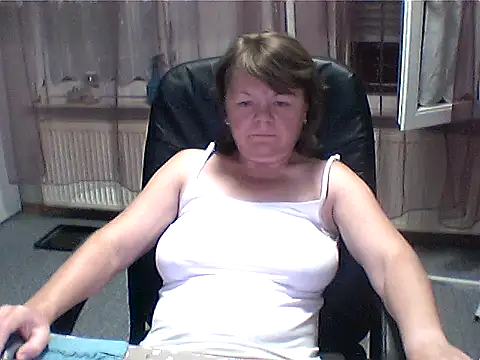 MoonLady40 online show from June 2026 10:22:01 PM