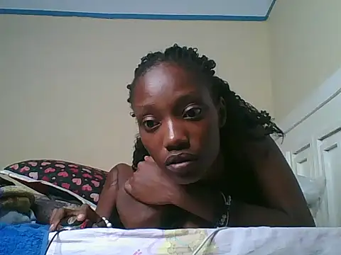 Snapshot of petitecharm chatting on June 2026 11:03:01 PM petitecharm online show from June 2026 11:03:01 PM