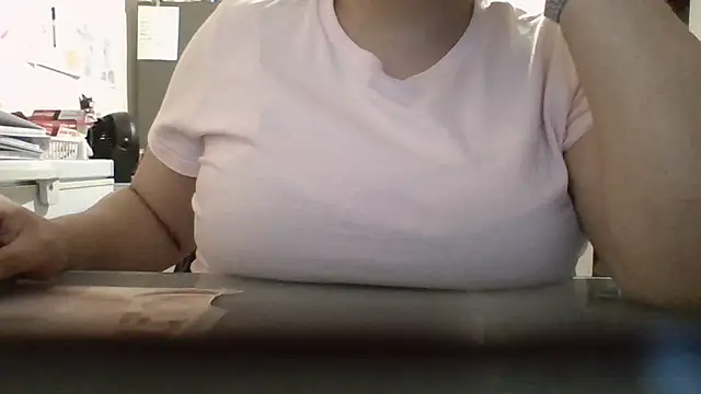 Curvy Queen MX online show from June 2026 01:17:01 AM