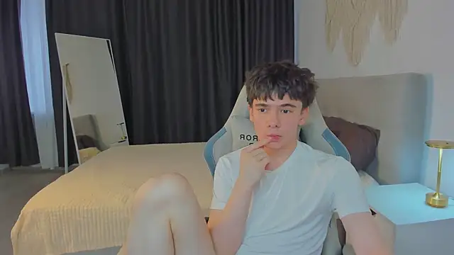 Ethan Crowe online show from July 2026 03:59:02 PM