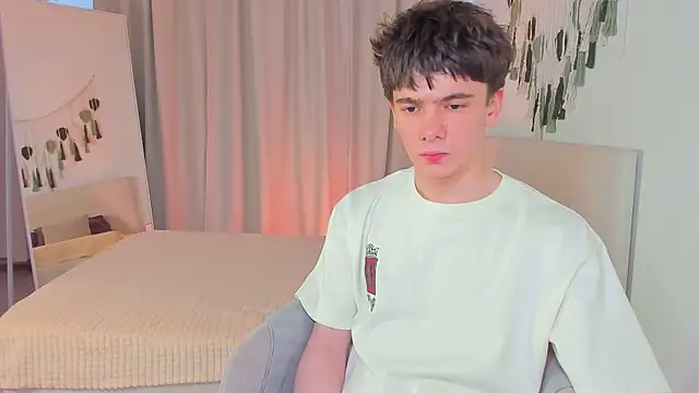 Ethan Crowe online show from July 2026 04:50:01 PM