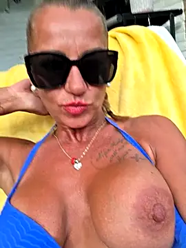 housewifebella online show from July 2026 05:07:02 PM