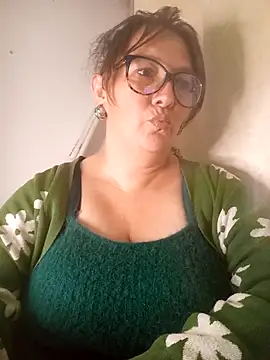 Snapshot of _Saraqueen-- chatting on July 2026 01:58:33 AM Saraqueen-- online show from July 2026 01:58:33 AM