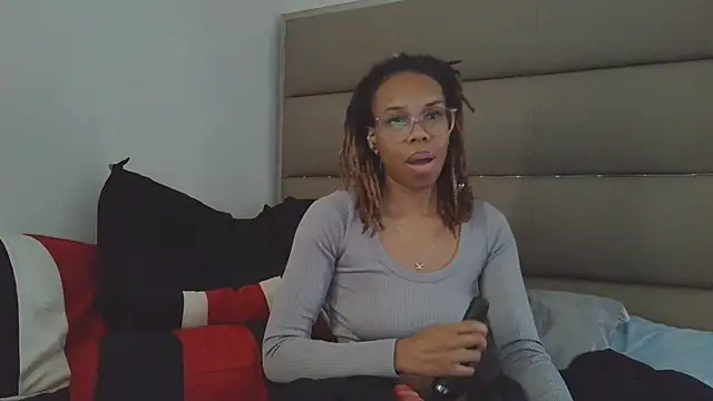 Opal Rainbow online show from April 2026 07:52:01 PM