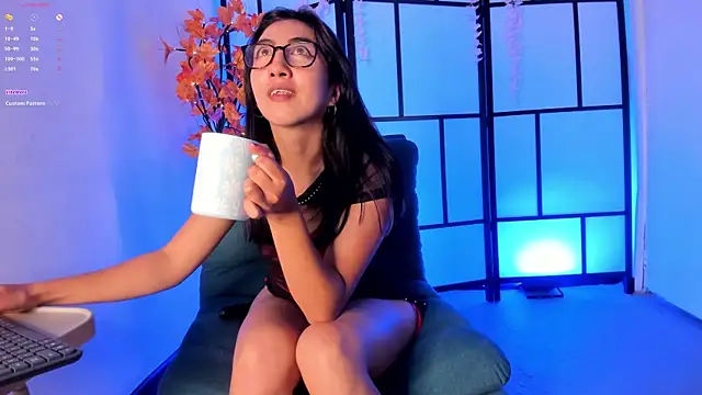 eimy castillo online show from June 2026 03:03:03 PM