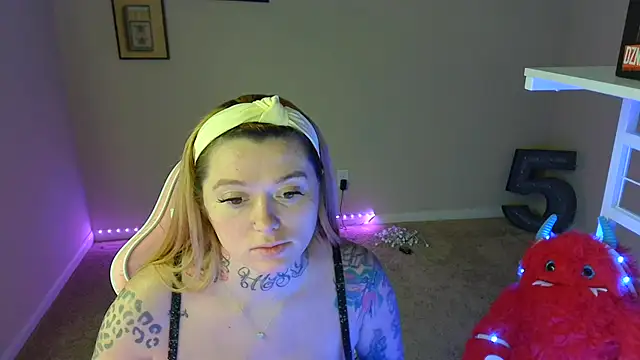 Snapshot of karmathevixen chatting on July 2026 02:52:01 PM karmathevixen online show from July 2026 02:52:01 PM