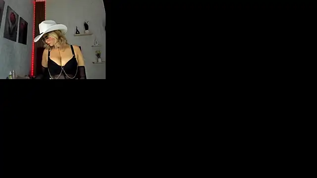 Snapshot of Rosse_depp chatting on June 2026 01:56:02 PM Rosse depp online show from June 2026 01:56:02 PM
