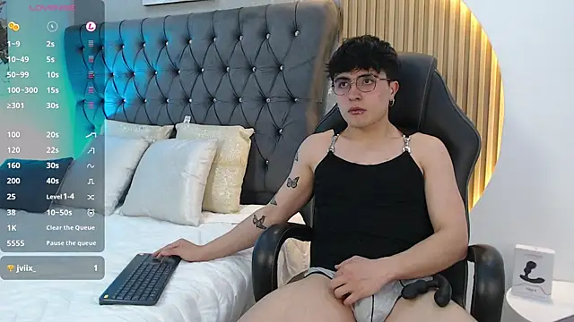 Tommy Claks online show from June 2026 08:29:02 PM
