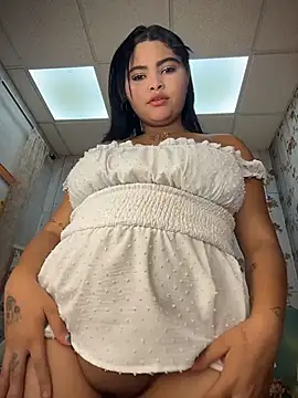 Snapshot of HoneyBunXXX chatting on July 2026 01:17:02 PM HoneyBunXXX online show from July 2026 01:17:02 PM