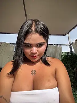 Snapshot of HoneyBunXXX chatting on July 2026 01:06:01 PM HoneyBunXXX online show from July 2026 01:06:01 PM