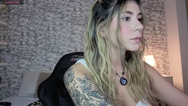 Snapshot of Isabella_Bliss chatting on July 2026 12:24:01 AM Isabella Bliss online show from July 2026 12:24:01 AM
