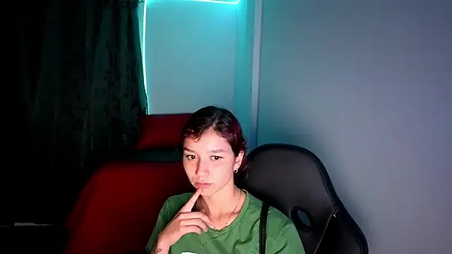 Snapshot of Skinny_queen_20 chatting on June 2026 12:59:01 AM Skinny queen 20 online show from June 2026 12:59:01 AM