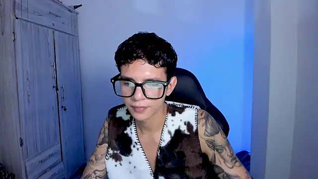 tylerrnova online show from June 2026 03:26:01 AM