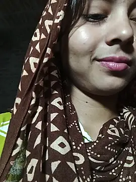 Snapshot of Simran_143 chatting on August 2026 04:42:02 PM Simran 143 online show from August 2026 04:42:02 PM